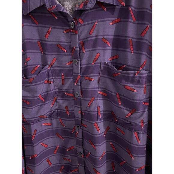 Lularoe Purple Red Lipstick Print Amy Button Up Shirt Sz L Oversized Boxy - Picture 2 of 5